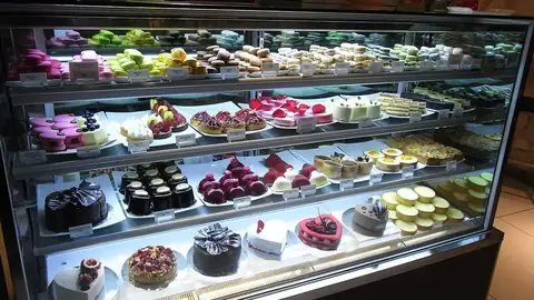 Patisserie cabinet